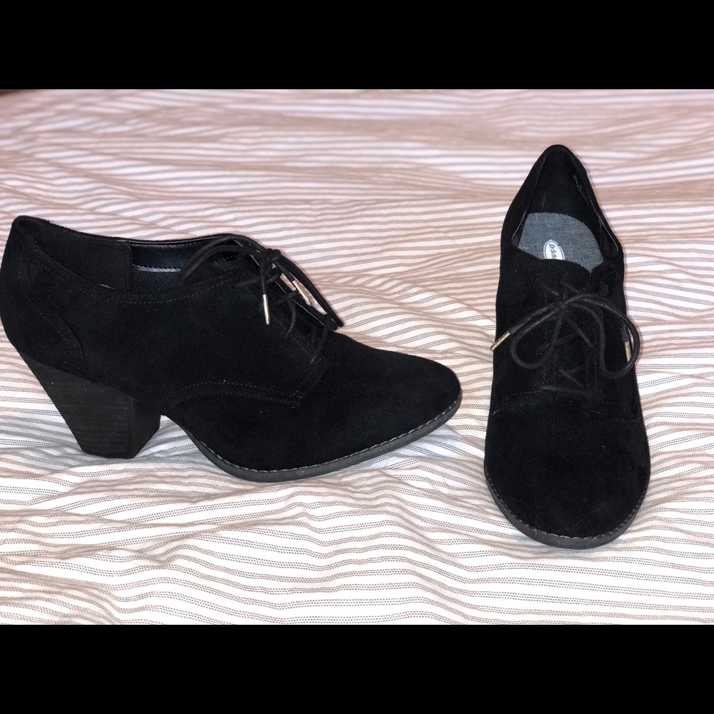 Black heeled booties